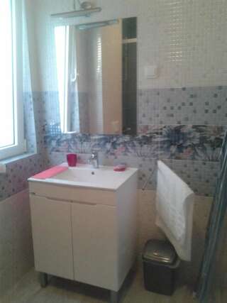 Апартаменты Apartments Odiva Луштица Номер-студио с террасой-2